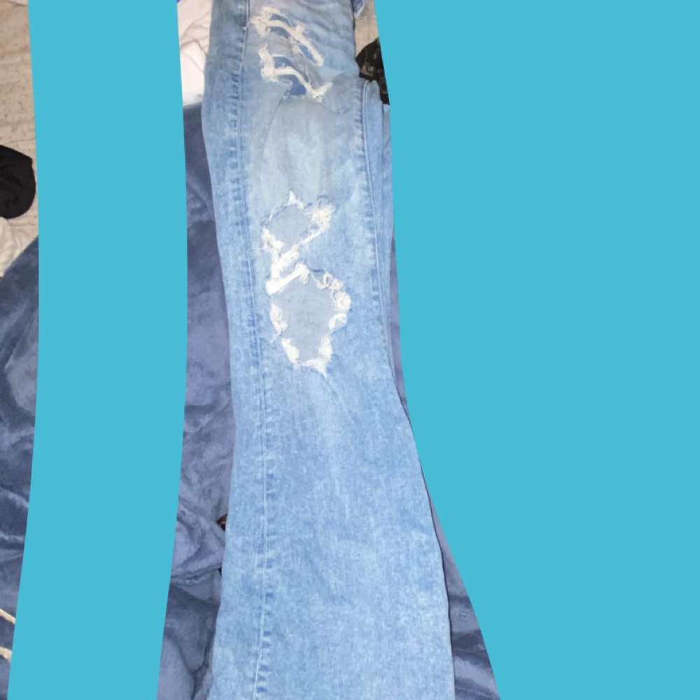 American Eagle Outfitters Light Blue Distressed Jeans
